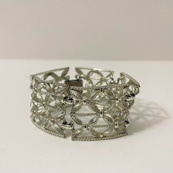 Vintage Coro Pegasus Wide Link Bracelet - Picture 14 of 16